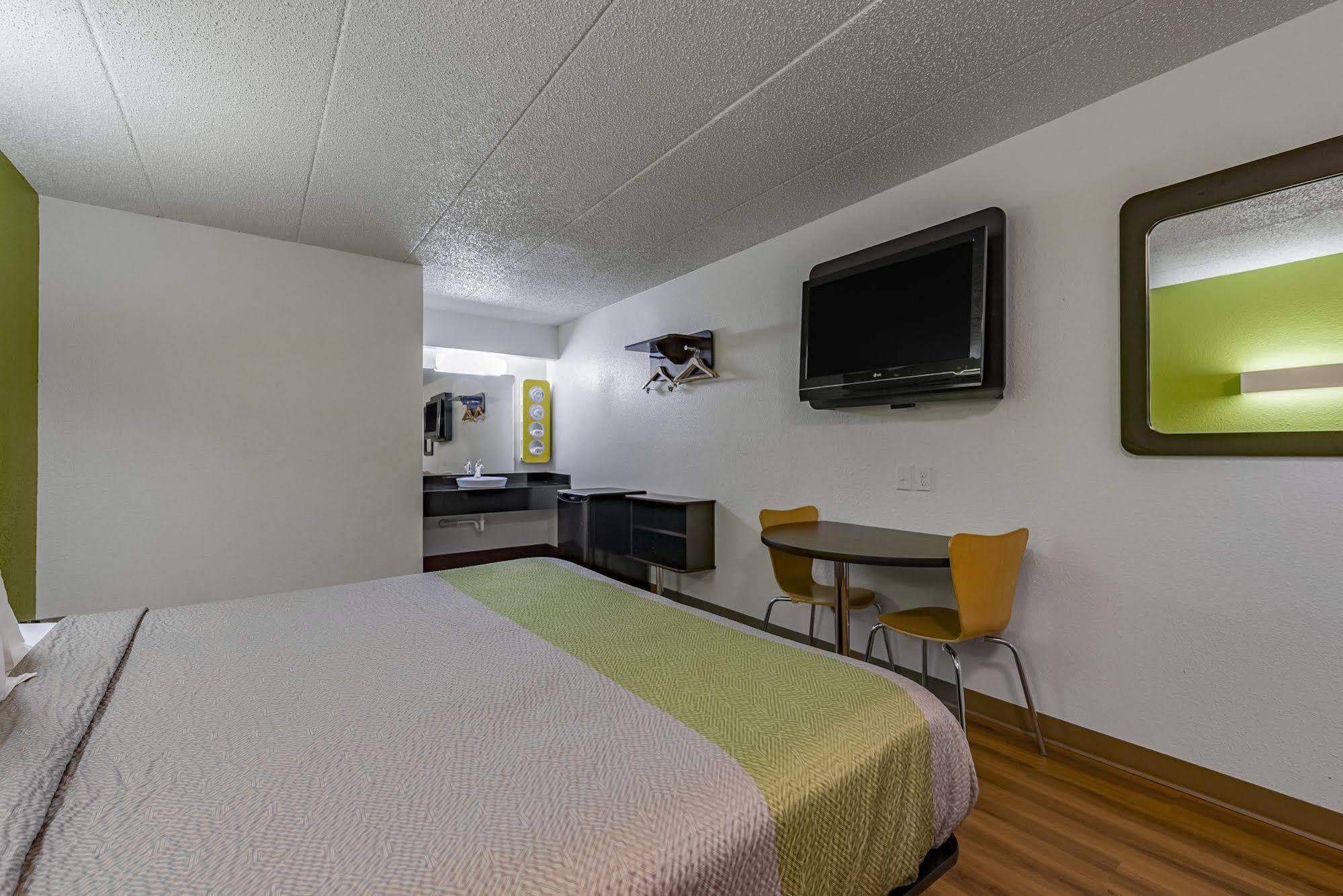 Days By Wyndham Cincinnati I-71 Hotel