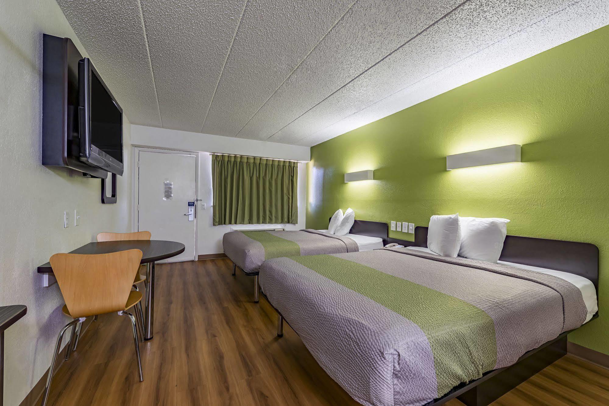 Days By Wyndham Cincinnati I-71 Hotel Silverton
